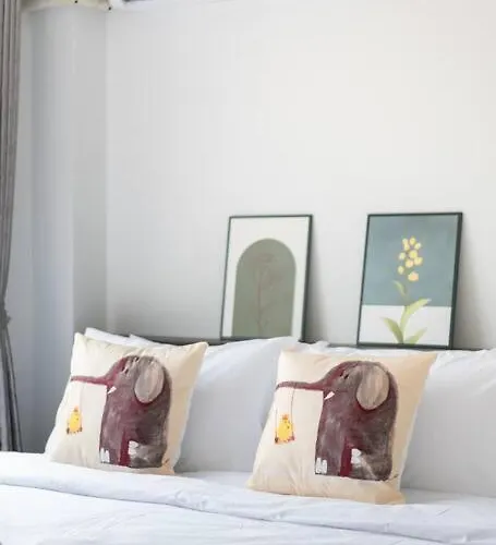 Miq Ekkamai3_pool Villa_3br House 曼谷